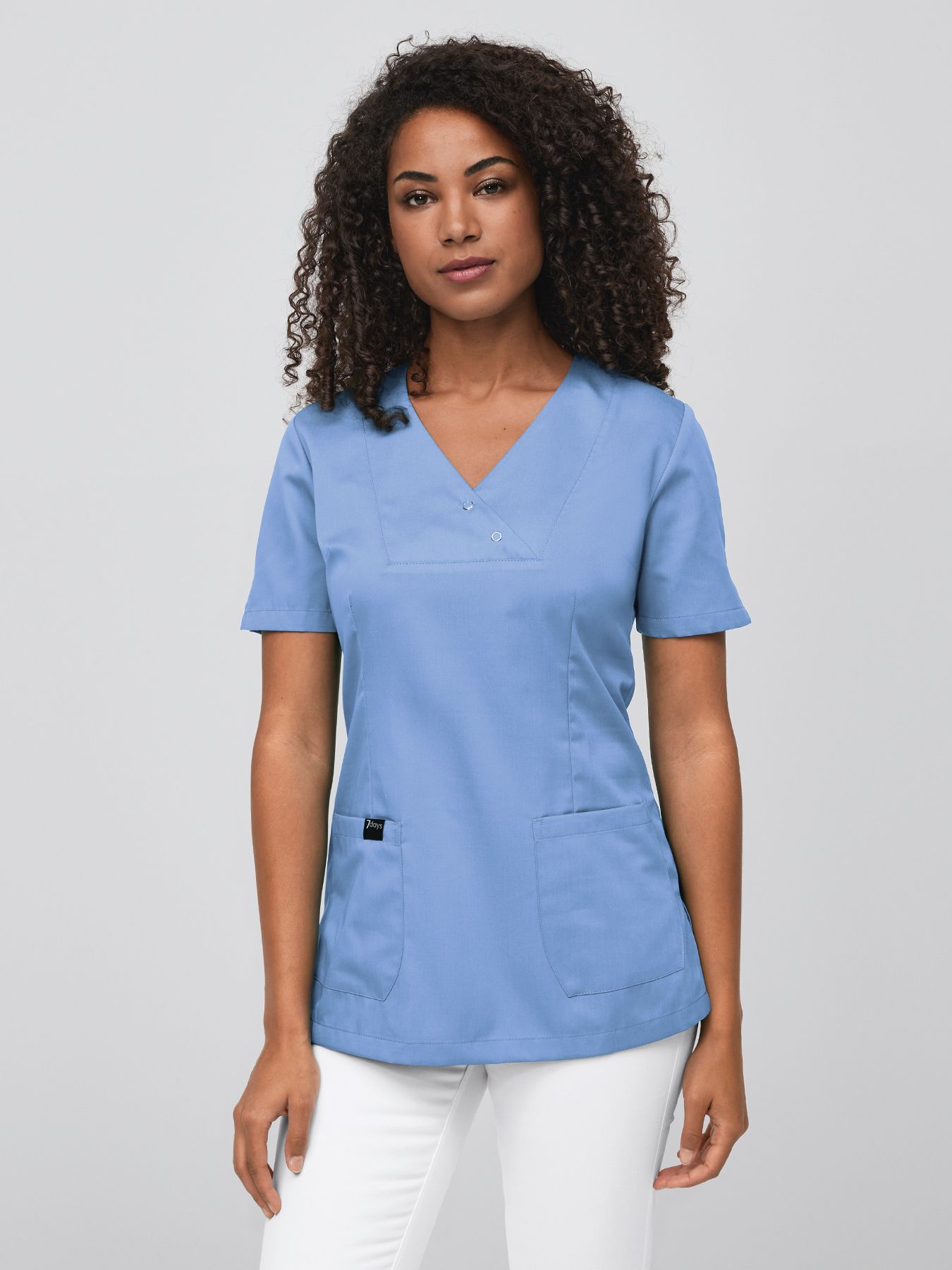 Damebluse LAMIA m/v-hals og trykknapper