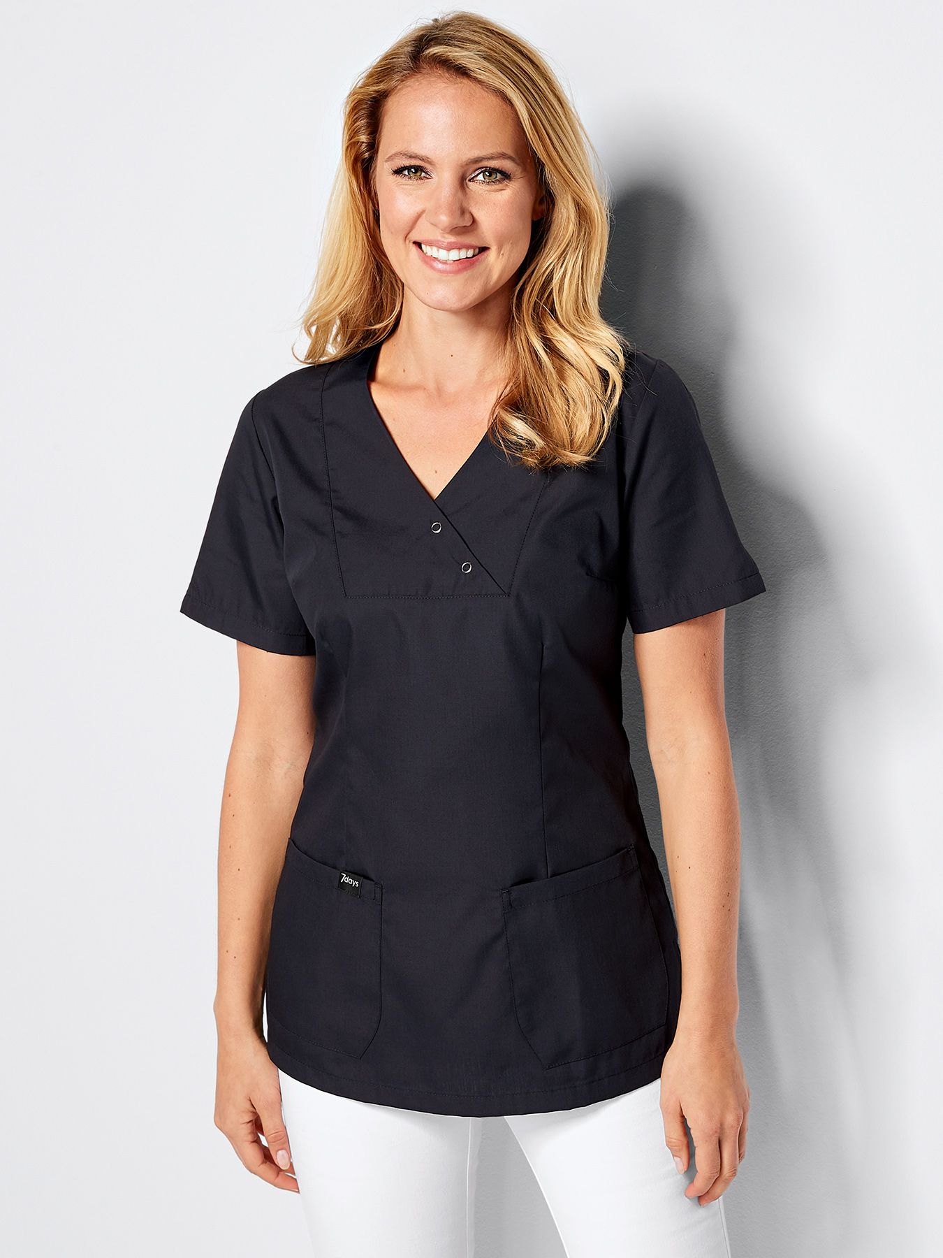 Damebluse LAMIA m/v-hals og trykknapper