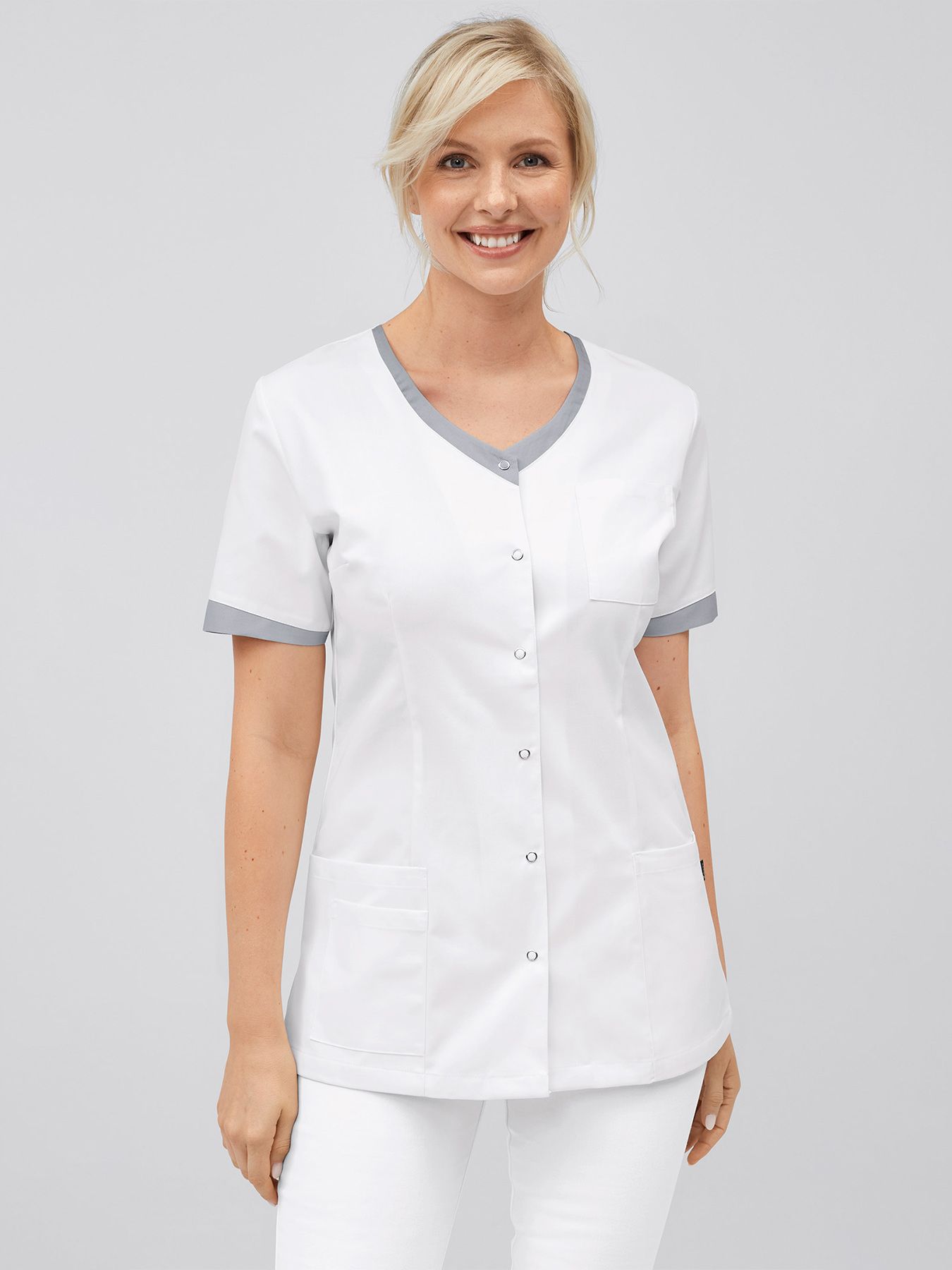 Damebluse med farvedetaljer