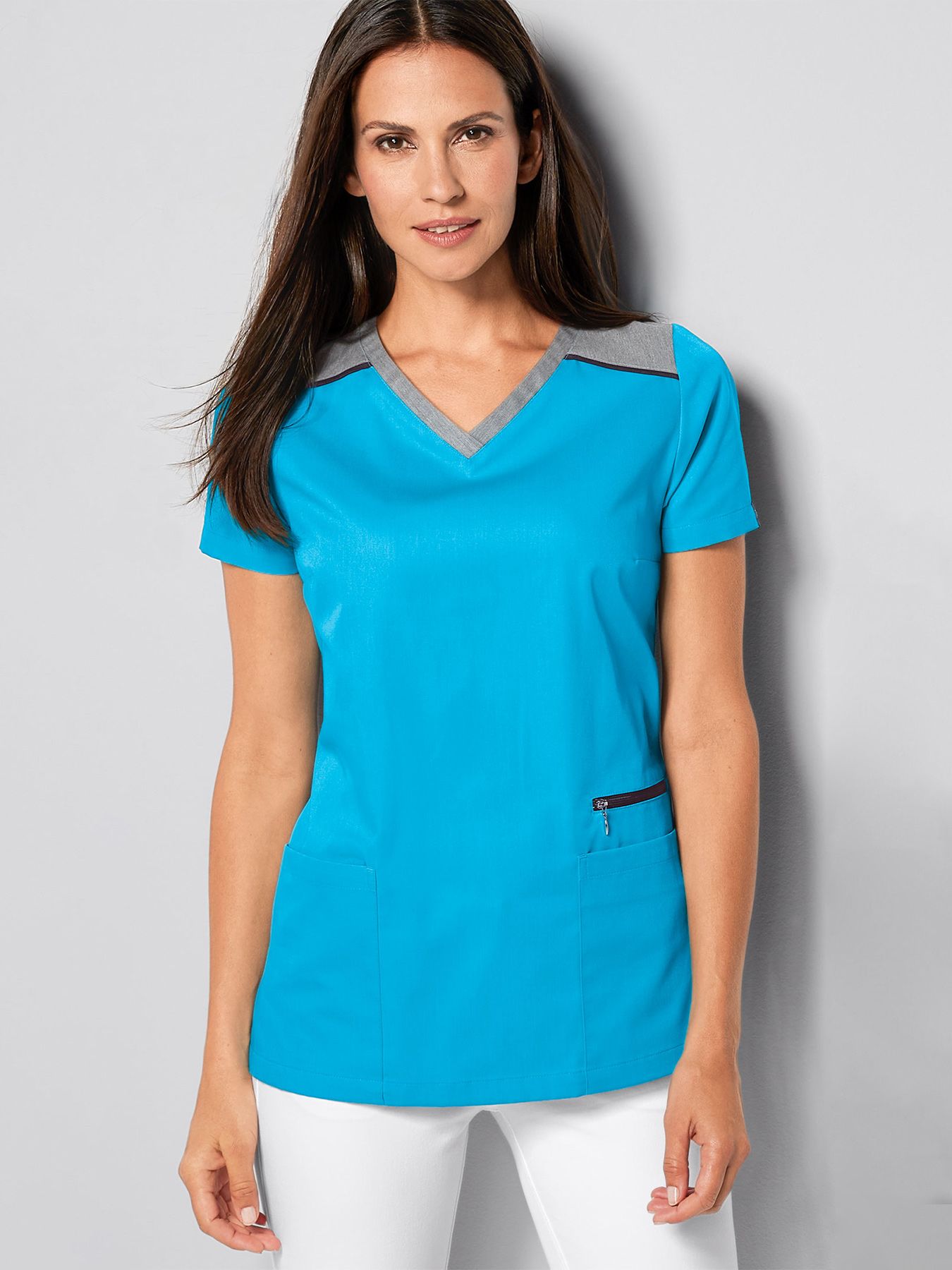 Figursyet damebluse m/v-hals