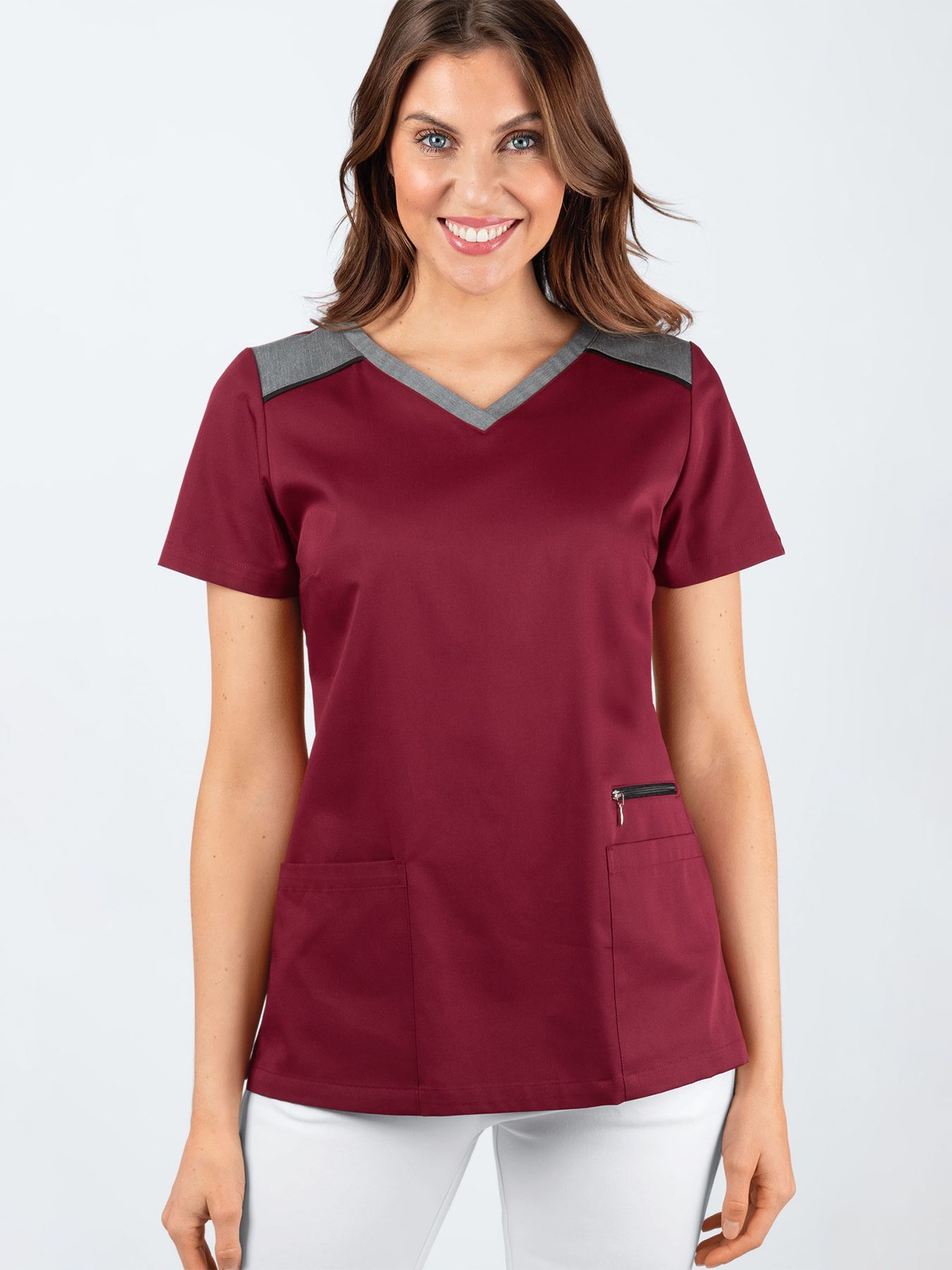 Figursyet damebluse m/v-hals